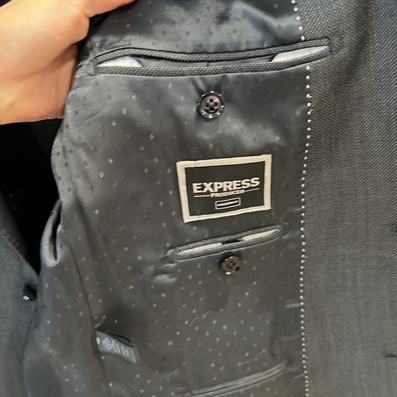 Express suit coat - Picture 2 of 7